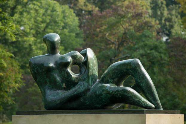 Henry Moore, Reclining Mother and Child, 1975-76